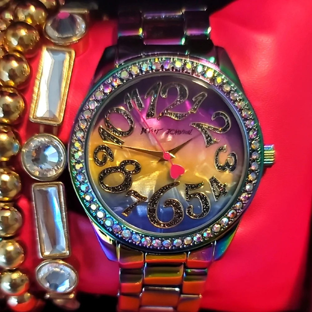 💜💙Betsey Johnson Women's Watch with Crystal Accents & Stacked Braclets Set💜💙